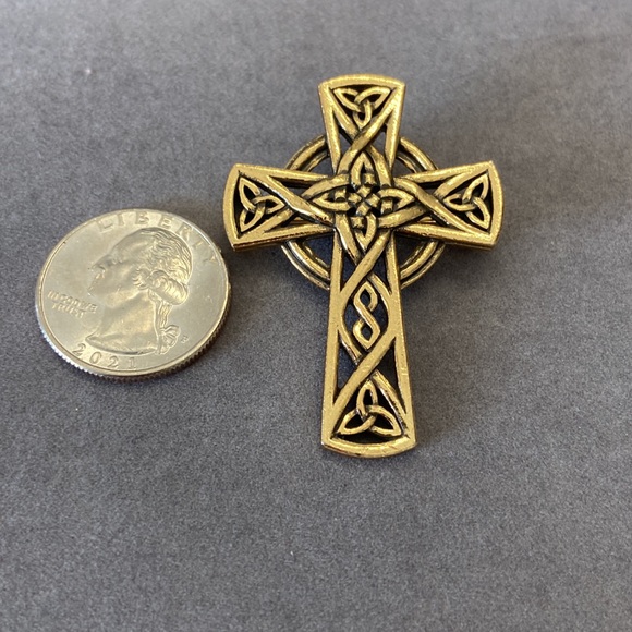 Soldor Gold Tone Celtic Cross Pin - Picture 3 of 3